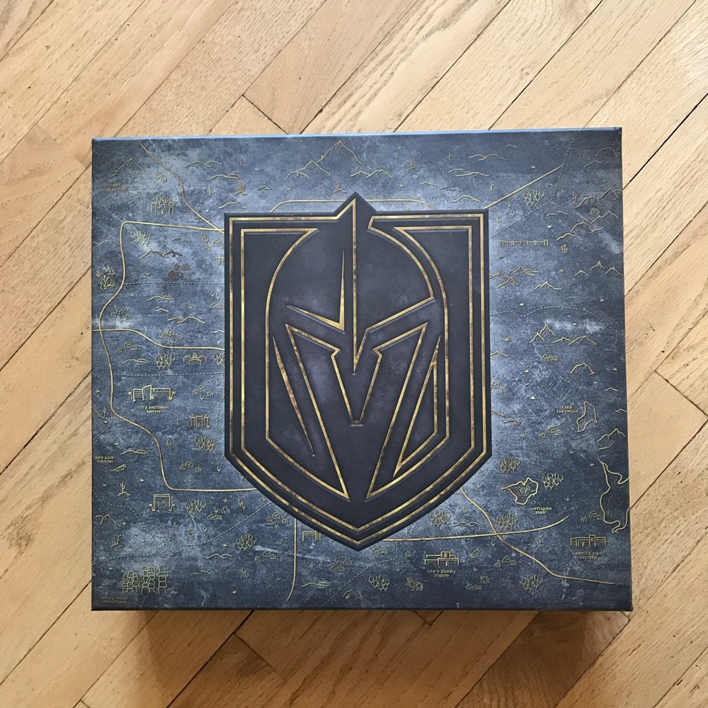 Vegas Golden Knights 2024 Season 8 Member Box Varsity Bomber Jacket XL Scarf Pin - Picture 15 of 15